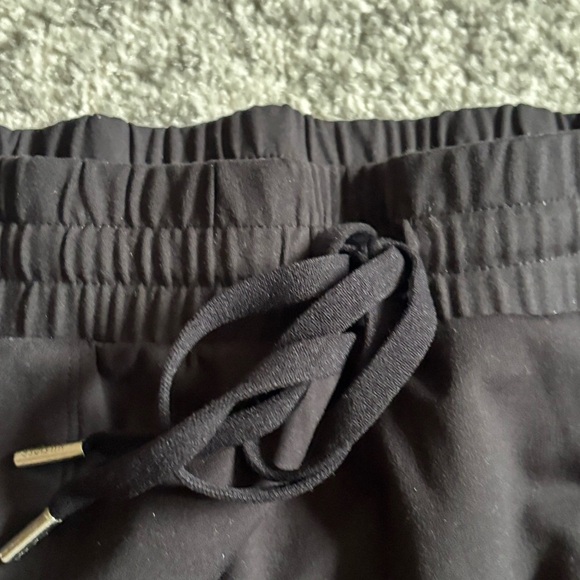 NWOT Tommy Hilfiger Sport Black Jogger Sweat Pants Size: L/ X Large (no pilling) - Picture 4 of 5